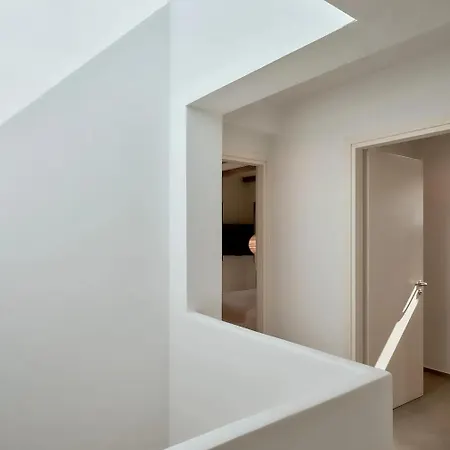 Aoto Villa *